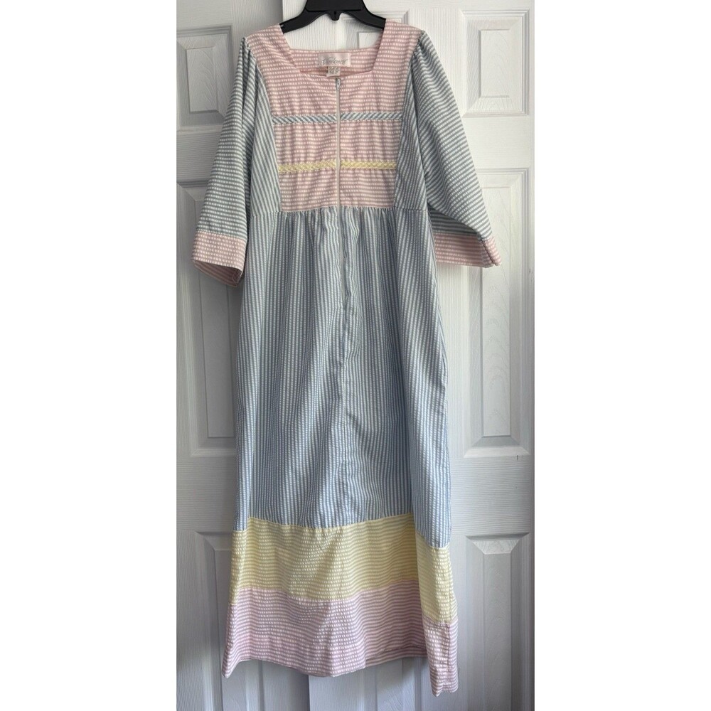 VTG Vandemere Seersucker Muumuu Kimono Dress Pink Blue Striped House Caftan Sz M